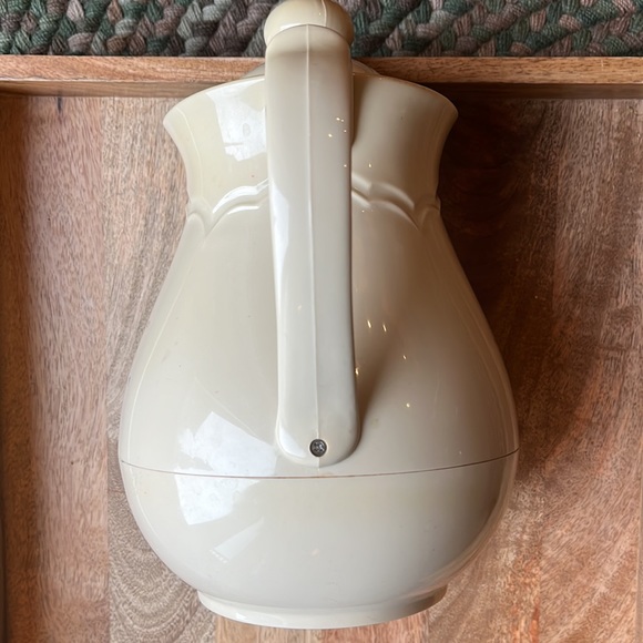 Pfaltzgraff Remembrance Coffee Insulated Carafe - Picture 6 of 6